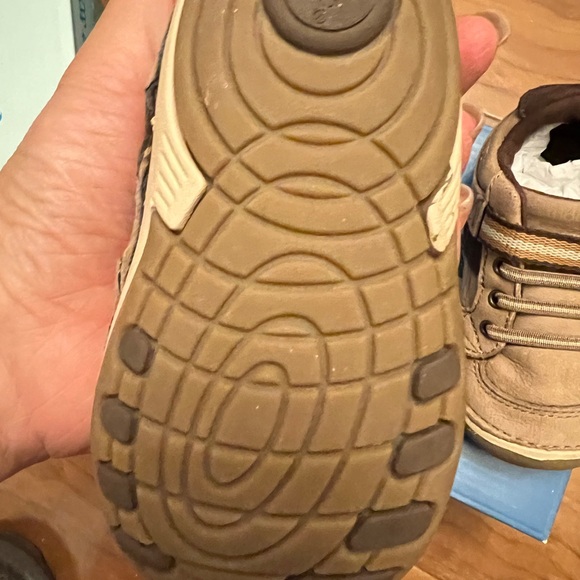 90%new - Picture 2 of 3